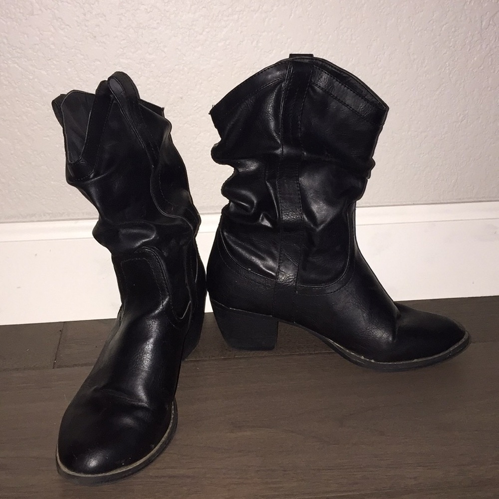 Women’s leather boots
